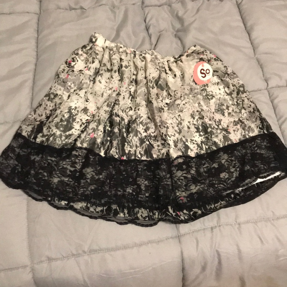 NWT printed skirt
